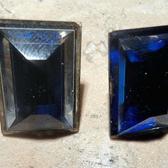 Rectangle dark blue back faceted post geometric earrings - Picture 6 of 7